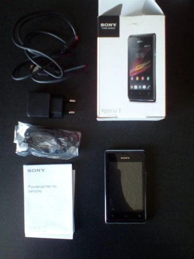 Лот: 7689644. Фото: 1. Смартфон Sony Xperia E. Смартфоны