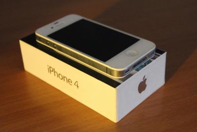 Лот: 9005071. Фото: 1. Apple iPhone 4 8GB Белый. Смартфоны