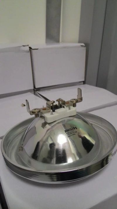Лот: 4768842. Фото: 1. Лампа галогенная Philips 50 Вт... Лампочки