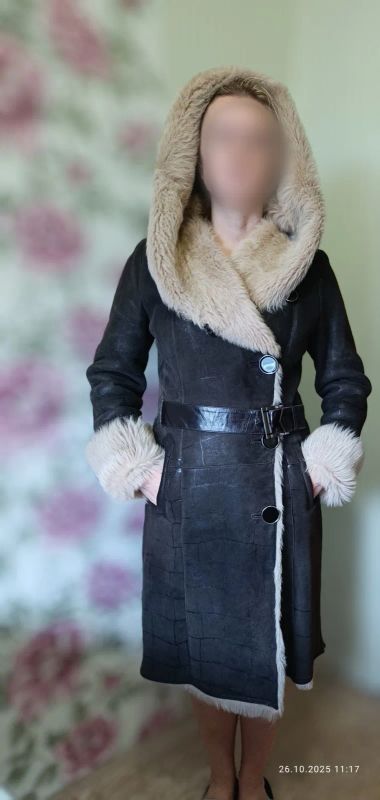 Лот: 25884711. Фото: 1. Женская дубленка. Верхняя одежда