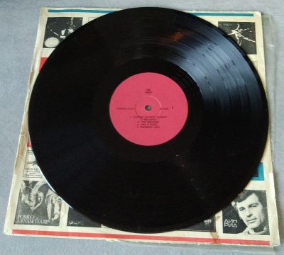 Лот: 18957238. Фото: 1. U2 - War (No label bootleg). Аудиозаписи
