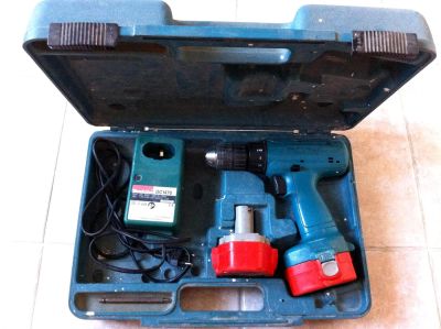 Лот: 3250981. Фото: 1. Продам дрель Makita в комплекте... Электроинструмент