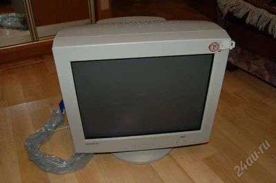 Лот: 123331. Фото: 1. Монитор Samsung Samtron 76DF. ЭЛТ-мониторы
