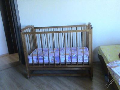 Лот: 2465515. Фото: 1. Кроватка детская с маятником... Детские кровати и кроватки