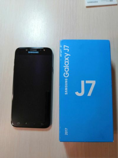 Лот: 12519760. Фото: 1. Samsung Galaxy J7 (2017). Смартфоны