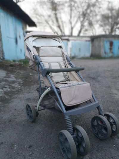 Лот: 11501313. Фото: 1. Прогулочная коляска в хорошем... Коляски