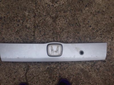 Лот: 6096013. Фото: 1. Панель на пятую дверь Honda FIT. Кузов