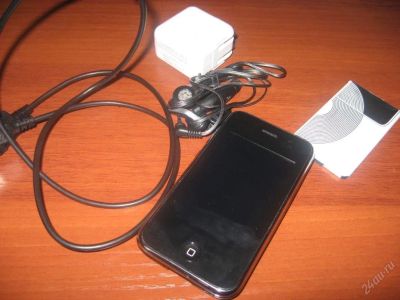 Лот: 74027. Фото: 1. iphone 3g 8gb. Кнопочные мобильные телефоны