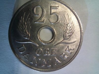 Лот: 14499973. Фото: 1. Монета Дании, 25 эре. Европа