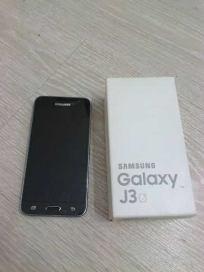 Лот: 12368438. Фото: 1. samsung j3 sm-j320fz. Смартфоны
