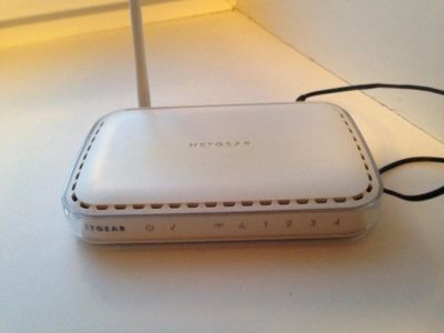 Лот: 5193476. Фото: 1. Wifi роутер netgear. WiFi, Bluetooth адаптеры