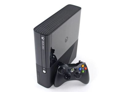 Лот: 4942367. Фото: 1. Продам XBOX 360E 250g В комплекте... Игровые приставки, консоли