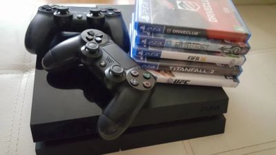 Лот: 11461156. Фото: 1. Sony PlayStation 4 500gb 2 геймпада... Игровые приставки, консоли
