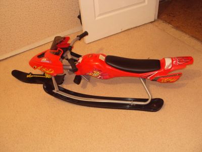 Лот: 8772103. Фото: 1. Снегокат SNOW MOTO RED. Санки, снегокаты, ледянки, аксессуары