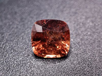 Лот: 20969529. Фото: 1. 1.04 ct. Шпинель оранжевая (падпараджа... Драгоценные и поделочные камни