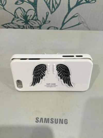 Лот: 4826330. Фото: 1. Чехол для Iphone 5/5s с крылышками. Чехлы, бамперы