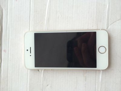 Лот: 5278507. Фото: 1. Iphone 5s Gold. Смартфоны