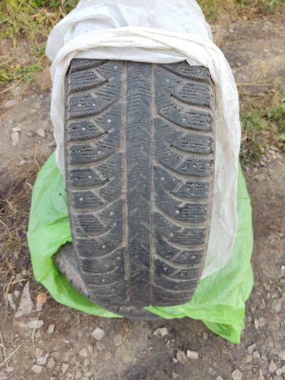 Лот: 18142280. Фото: 1. Bridgestone 265/70R16. Шины