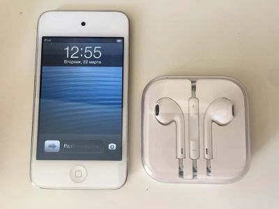 Лот: 7143659. Фото: 1. iPod touch 4 8gb + наушники EarPods. Плееры
