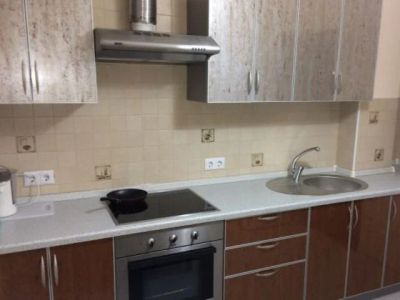 Лот: 6499417. Фото: 1. Сдается 1-комнатная квартира в... Квартиры, студии