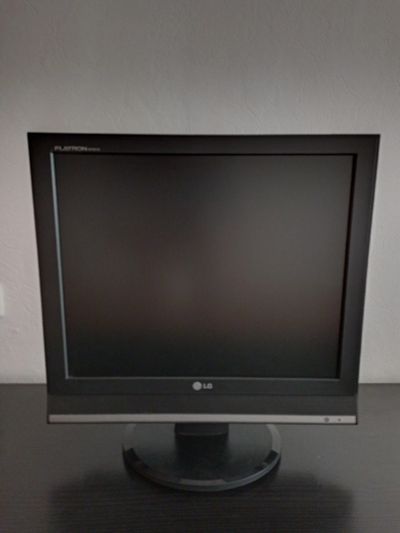 Лот: 25089903. Фото: 1. Телевизор LG 19 с пультом. Телевизоры