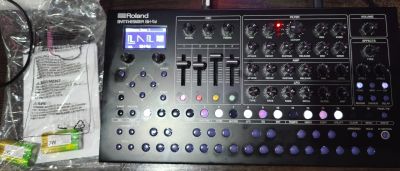 Лот: 25338957. Фото: 1. Синтезатор, грувбокс Roland Sh-4d. Клавишные