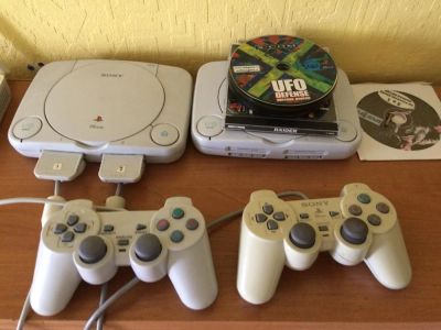 Лот: 11290558. Фото: 1. PlayStation one. Игровые приставки, консоли