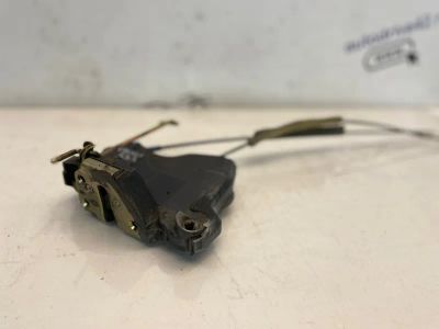 Лот: 21702834. Фото: 1. замок двери Toyota Corolla ZZE121L. Двигатель и элементы двигателя