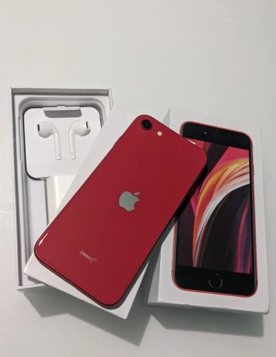 Лот: 19383510. Фото: 1. IPhone Se 2020 128 gb red. Смартфоны