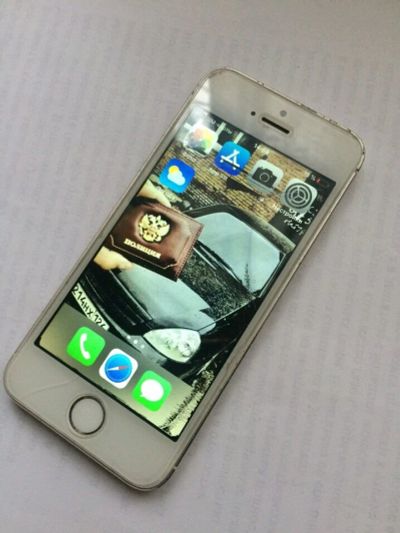 Лот: 12713357. Фото: 1. IPhone 5s 16gb Белый. Смартфоны