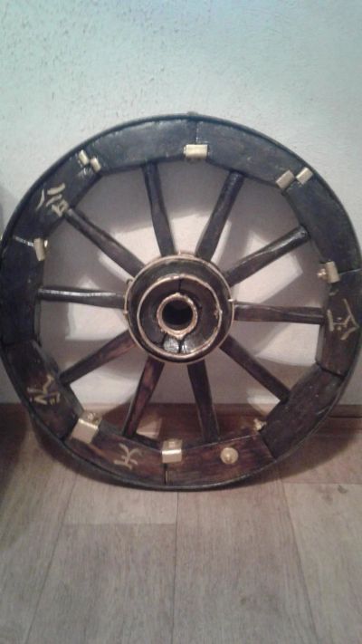 Лот: 11276012. Фото: 1. колесо со ступицей старинное. Орудия труда