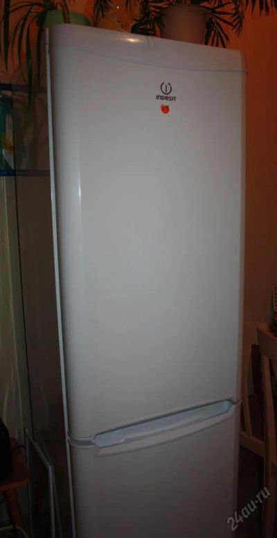 Лот: 5556914. Фото: 1. Холодильник Indesit, 185 см, двухкомпрессорный. Холодильники, морозильные камеры