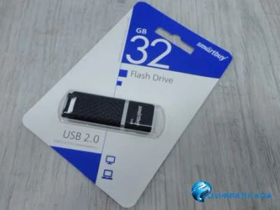 Лот: 13400283. Фото: 1. 32GB накопитель Smartbuy Quartz... USB-флеш карты