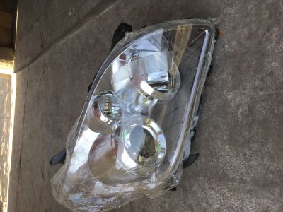 Лот: 12009363. Фото: 1. Фара avensis Toyota 212-11l1r. Оптика и освещение