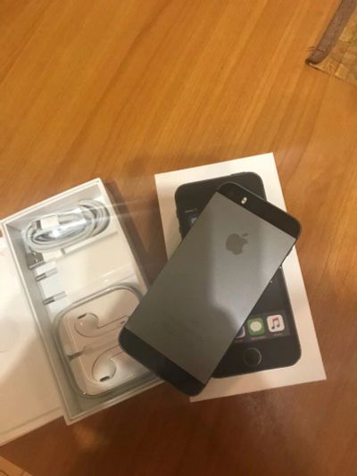 Лот: 10949528. Фото: 1. Продам iPhone 5s 16 gb. Смартфоны