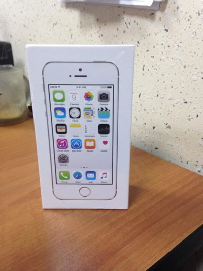 Лот: 6799011. Фото: 1. iphone 5s 16gb silver новый/гарантия... Смартфоны