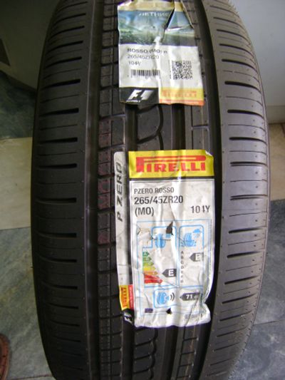 Лот: 11764359. Фото: 1. Шины Pirelli R20. Шины