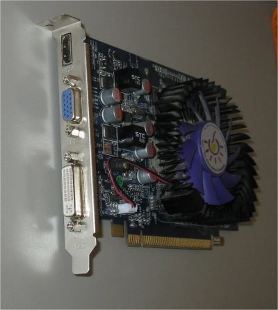 Лот: 7186104. Фото: 1. GeForce GT 220 1Гб DDR3. Видеокарты