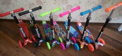 Лот: 11315221. Фото: 1. Самокат 21 ScooTer Maxi Print... Самокаты