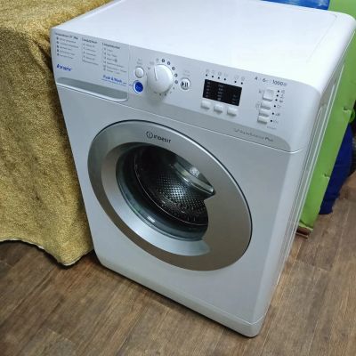 Лот: 21067408. Фото: 1. Стиральная машинка Indesit innex. Стиральные машины