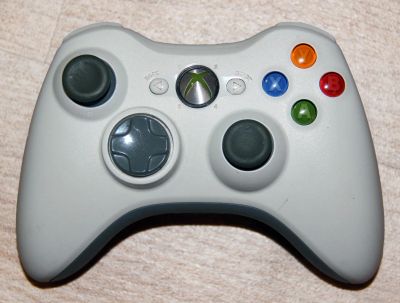 Лот: 8019339. Фото: 1. Джойстик xbox 360 (белый) + силиконовый... Аксессуары для игровых приставок, консолей, геймпады