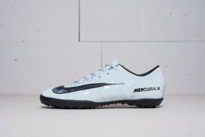 Лот: 11211010. Фото: 1. Футбольная обувь Nike Mercurial... Кеды, кроссовки, слипоны