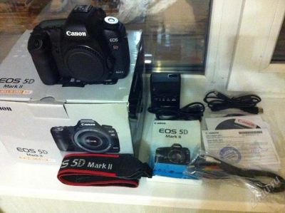 Лот: 2643276. Фото: 1. Фотоаппарат Canon 5D Mark II... Цифровые зеркальные