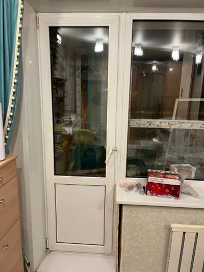 Лот: 21334593. Фото: 1. Балконный блок, б/у стоит ленинградка... Окна, балконы
