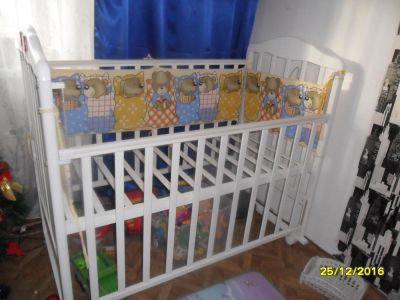 Лот: 8789039. Фото: 1. Продам белую кроватку-качалку... Детские кровати и кроватки