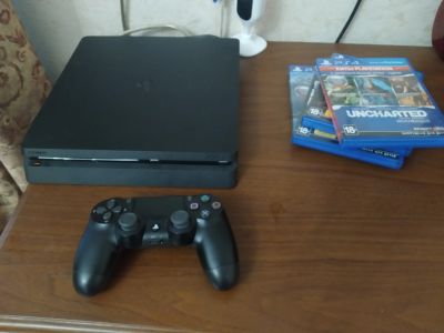 Лот: 17022300. Фото: 1. PS4 slim. Игровые приставки, консоли