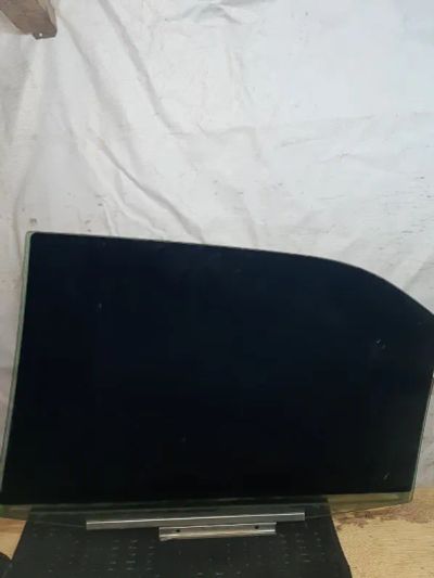 Лот: 21411295. Фото: 1. стекло двери Toyota Camry AVV50... Двигатель и элементы двигателя