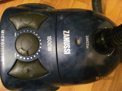 Лот: 11201748. Фото: 1. Пылесос Zanussi 1600w. Пылесосы, паровые швабры