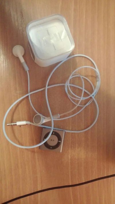 Лот: 5111842. Фото: 1. MP3 плеер Apple iPod Shuffle... Плееры