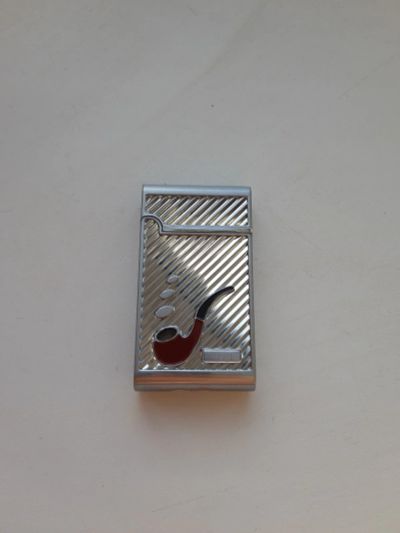 Лот: 17125625. Фото: 1. Зажигалка газовая. Зажигалки, спички, пепельницы